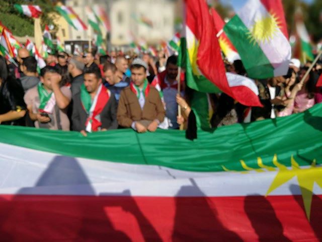 به‌ وێنه‌.. پشتيوانى كوردانى سويد له‌ ريفراندۆمى سه‌ربه‌خۆيى كوردستان ببينه‌